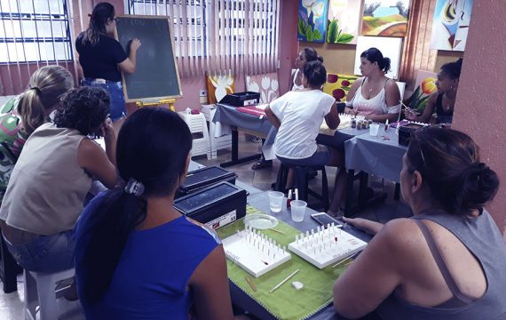 manicure-pedicure-ivb
